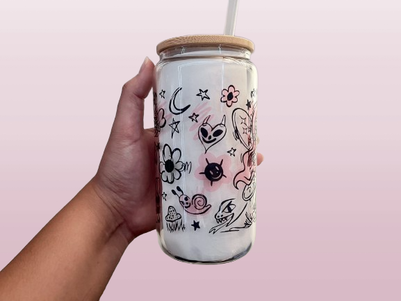 Butterfly Karol G 160z Glass Cup