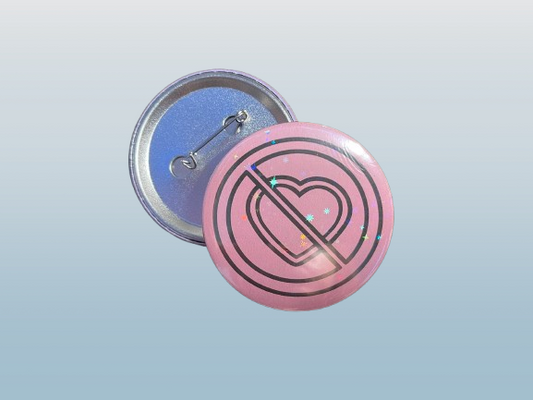 No Te Enamores Button Pin/Magnet