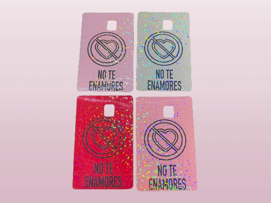 No te enamores Credit Card Sticker