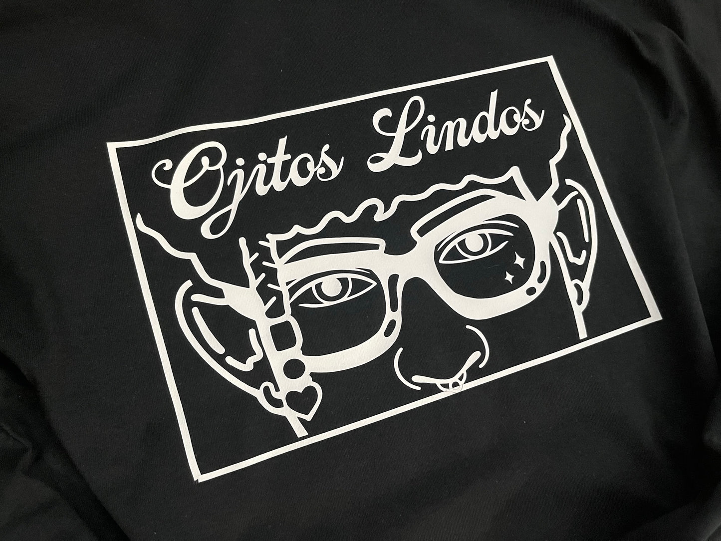 Ojitos Lindos Unisex Shirts